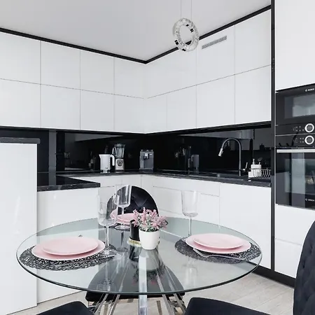 Apartman Family 3 Bedroom Listopada With Parking & Balcony By Renters Prestige Krakkó